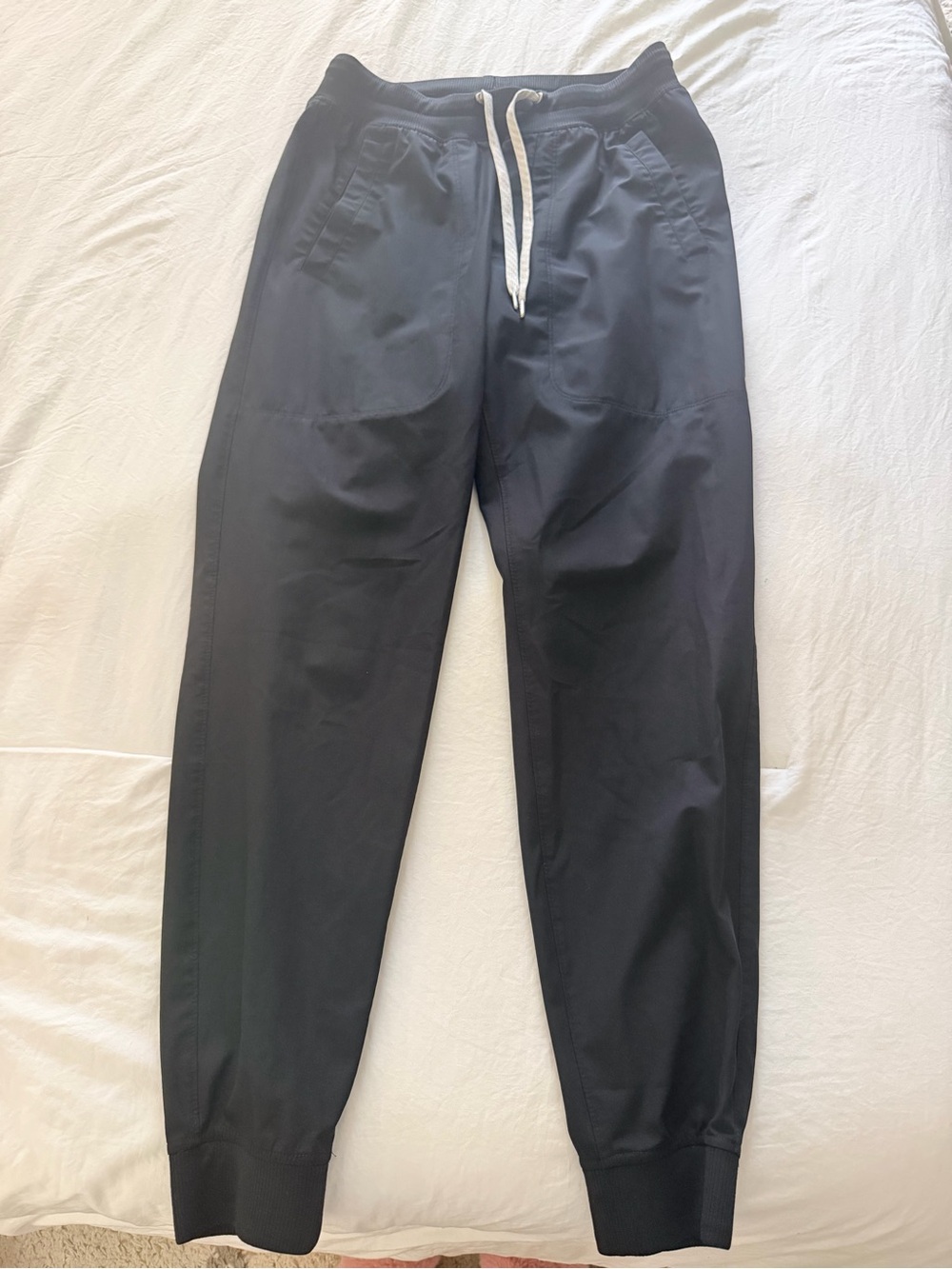 Vuori Men's Black Drawstring Joggers, Medium